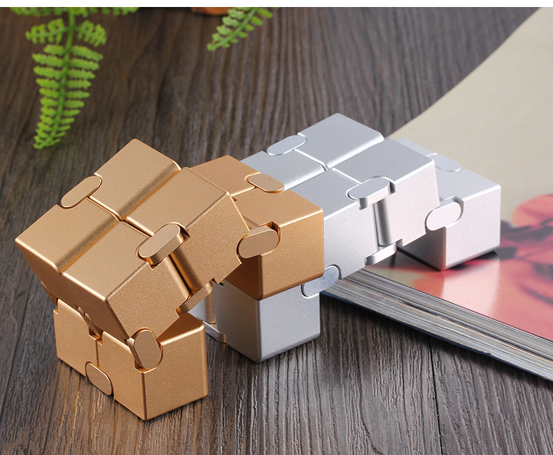 Lilac Milo Metal Infinity Cube Stress Relief Desk Toy